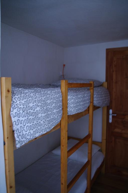 Appartement Dans Chalet De Montagne Bozel Δωμάτιο φωτογραφία