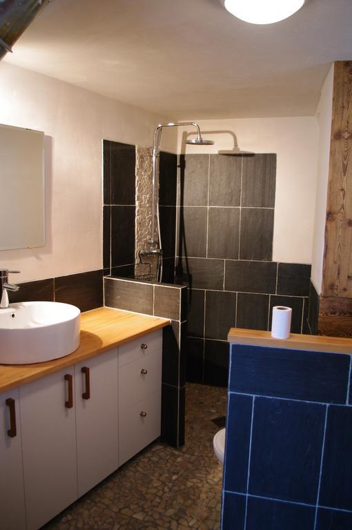 Appartement Dans Chalet De Montagne Bozel Δωμάτιο φωτογραφία