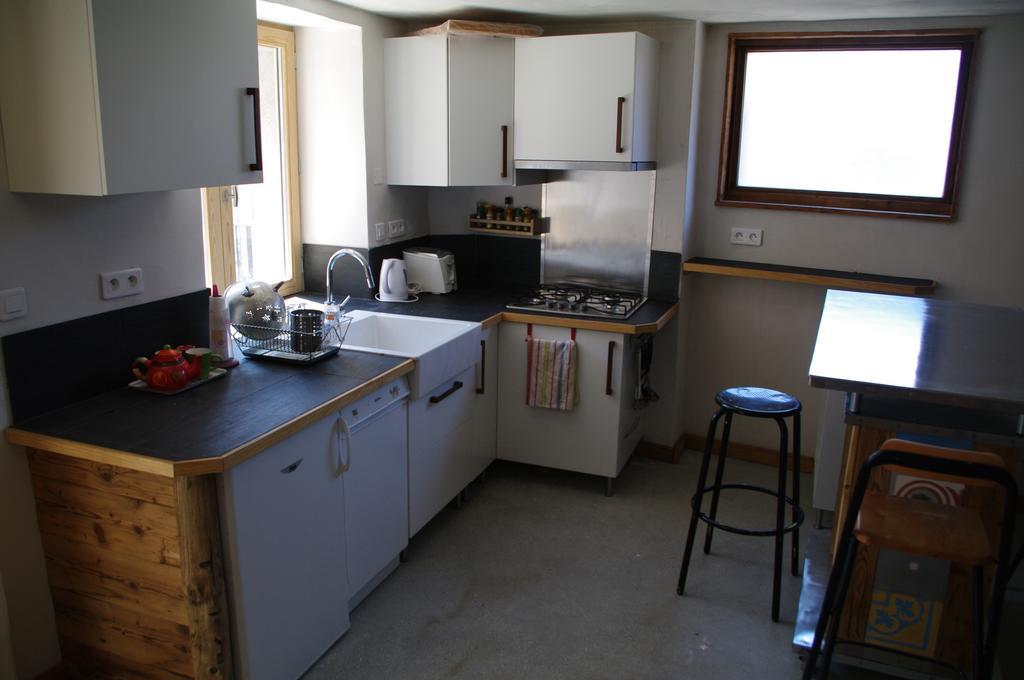 Appartement Dans Chalet De Montagne Bozel Δωμάτιο φωτογραφία
